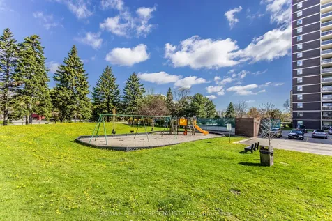 966 Inverhouse Drive Mississauga ON L5J 4B6