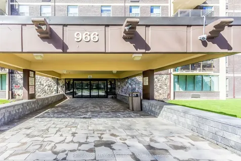 966 Inverhouse Drive Mississauga ON L5J 4B6