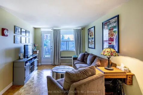 966 Inverhouse Drive Mississauga ON L5J 4B6