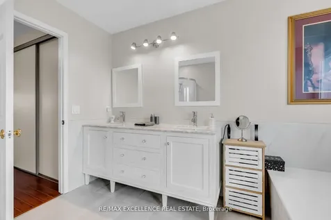 4 Novella Place Brampton ON L6S 5X1