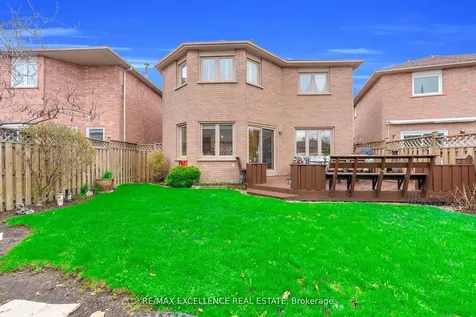 4 Novella Place Brampton ON L6S 5X1