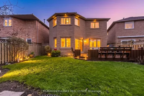4 Novella Place Brampton ON L6S 5X1