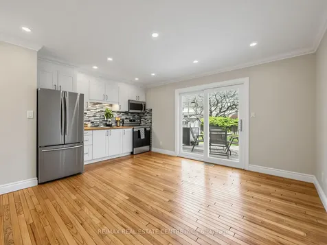 592 Montbeck Crescent Mississauga ON L5G 1N8