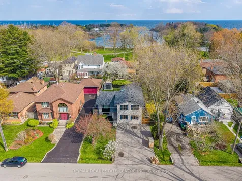 592 Montbeck Crescent Mississauga ON L5G 1N8