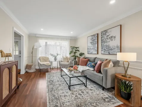 592 Montbeck Crescent Mississauga ON L5G 1N8