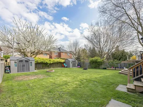 592 Montbeck Crescent Mississauga ON L5G 1N8