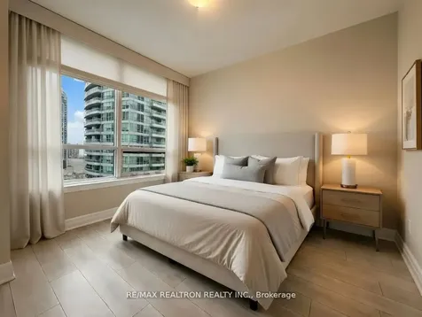 30 Elm Drive W Mississauga ON L5B 0N6