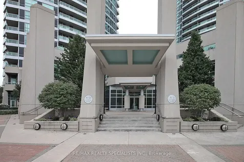 1 Elm Drive W Mississauga ON L5B 4M1