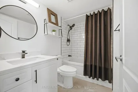 1 Elm Drive W Mississauga ON L5B 4M1