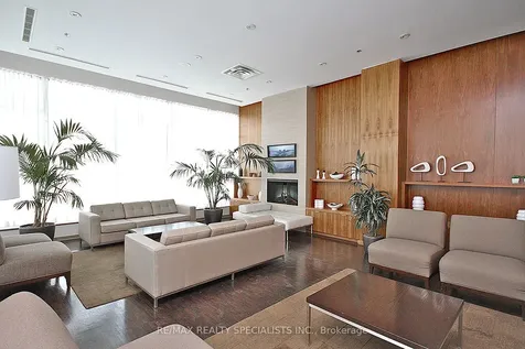 1 Elm Drive W Mississauga ON L5B 4M1