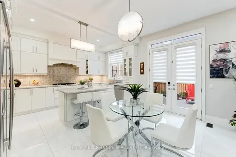 8 Settlers Field Road Brampton ON L6X 5P2