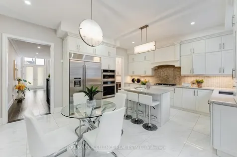 8 Settlers Field Road Brampton ON L6X 5P2