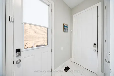 8 Settlers Field Road Brampton ON L6X 5P2