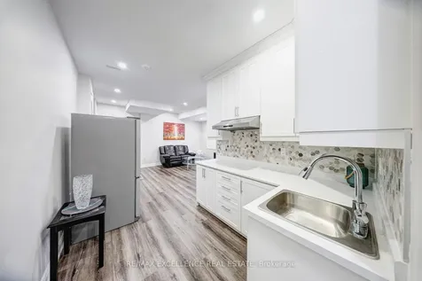 8 Settlers Field Road Brampton ON L6X 5P2