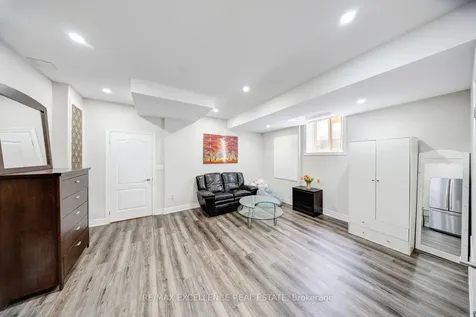 8 Settlers Field Road Brampton ON L6X 5P2