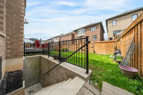 8 Settlers Field Road Brampton ON L6X 5P2