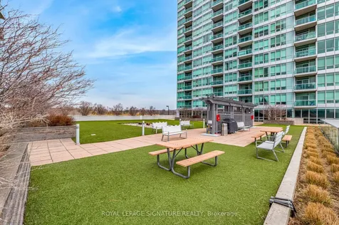 1910 Lake Shore Boulevard W Toronto ON M6S 1A2