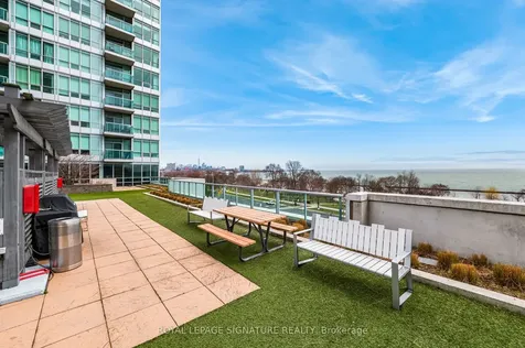 1910 Lake Shore Boulevard W Toronto ON M6S 1A2