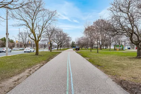1910 Lake Shore Boulevard W Toronto ON M6S 1A2