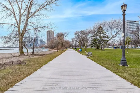 1910 Lake Shore Boulevard W Toronto ON M6S 1A2