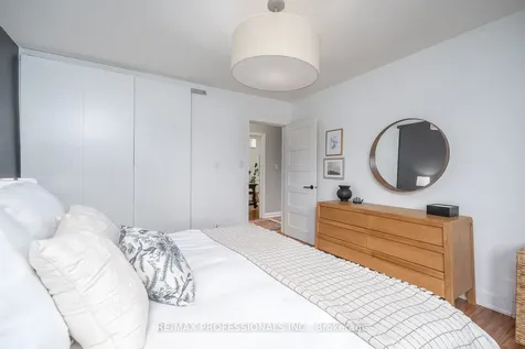 4 Edilou Drive Toronto ON M8W 4B2