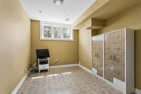 12 Goldie Avenue Brampton ON L7A 2C8