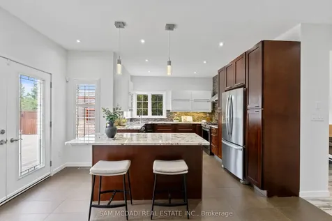 1159 Barnswallow Court Mississauga ON L5V 2J6