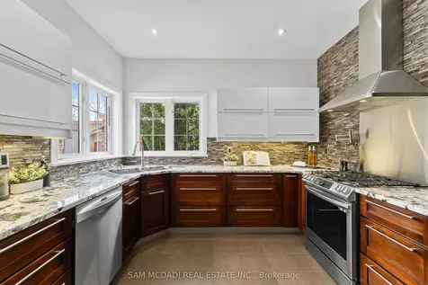 1159 Barnswallow Court Mississauga ON L5V 2J6