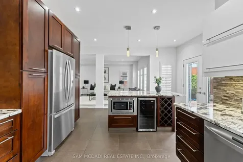 1159 Barnswallow Court Mississauga ON L5V 2J6