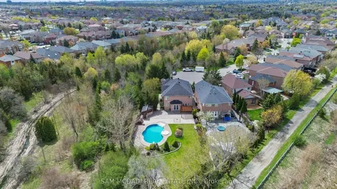 1159 Barnswallow Court Mississauga ON L5V 2J6