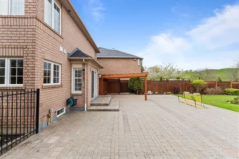 1159 Barnswallow Court Mississauga ON L5V 2J6