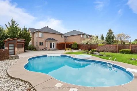 1159 Barnswallow Court Mississauga ON L5V 2J6