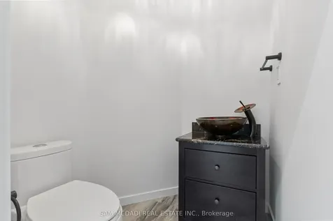 1159 Barnswallow Court Mississauga ON L5V 2J6