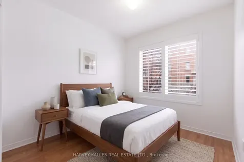 20 Turntable Crescent Toronto ON M6H 4K9