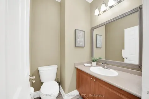 217 Ellis Crescent Milton ON L9T 6B5