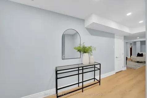 217 Ellis Crescent Milton ON L9T 6B5
