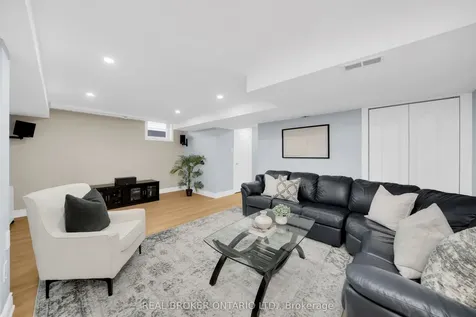 217 Ellis Crescent Milton ON L9T 6B5