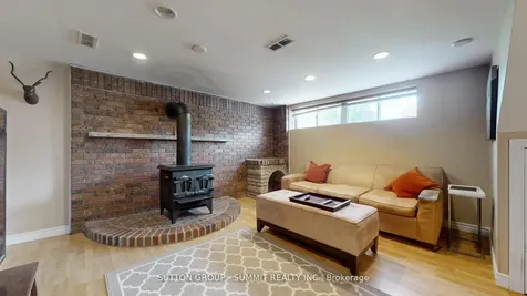 29 Fallowfield Road Toronto ON M9W 2W3