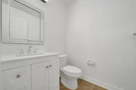 8 Munch Place Milton ON L9T 8K6