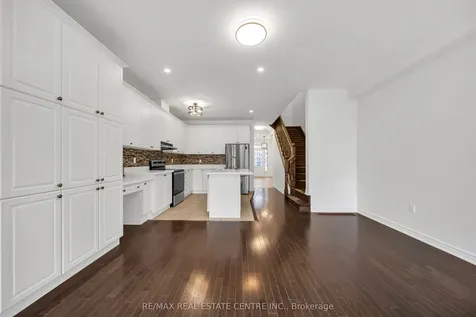 8 Munch Place Milton ON L9T 8K6