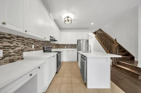 8 Munch Place Milton ON L9T 8K6