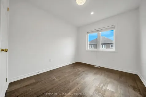 8 Munch Place Milton ON L9T 8K6