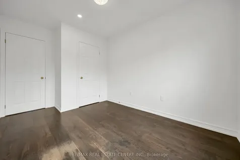8 Munch Place Milton ON L9T 8K6
