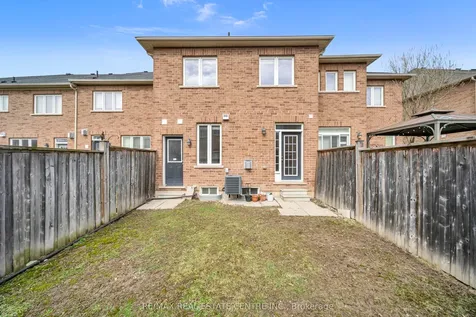 8 Munch Place Milton ON L9T 8K6