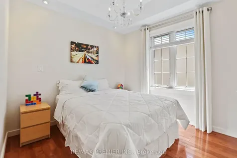 196 Blackthorn Avenue Toronto ON M6N 3H8