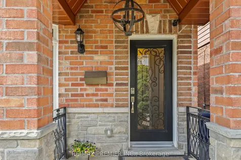 196 Blackthorn Avenue Toronto ON M6N 3H8