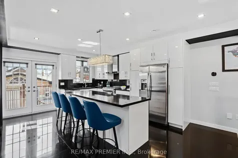 196 Blackthorn Avenue Toronto ON M6N 3H8