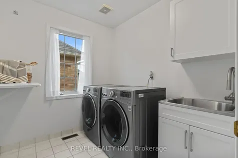 3832 Baycroft Drive Mississauga ON L5N 8J5