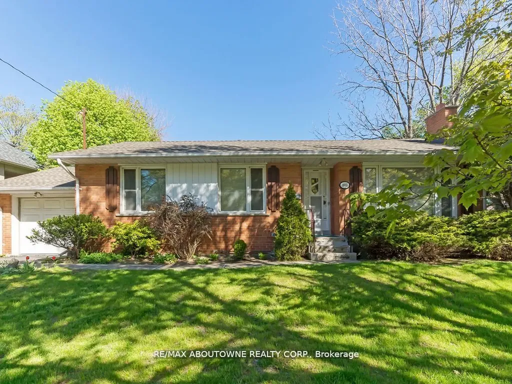 2067 Devon Road Oakville ON L6J 2N1