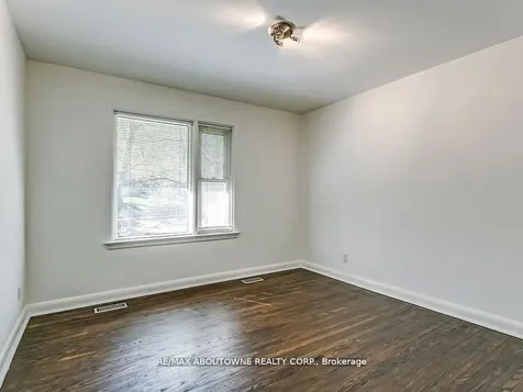 2067 Devon Road Oakville ON L6J 2N1